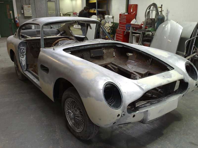 Aston-Martin-Superleggera-03