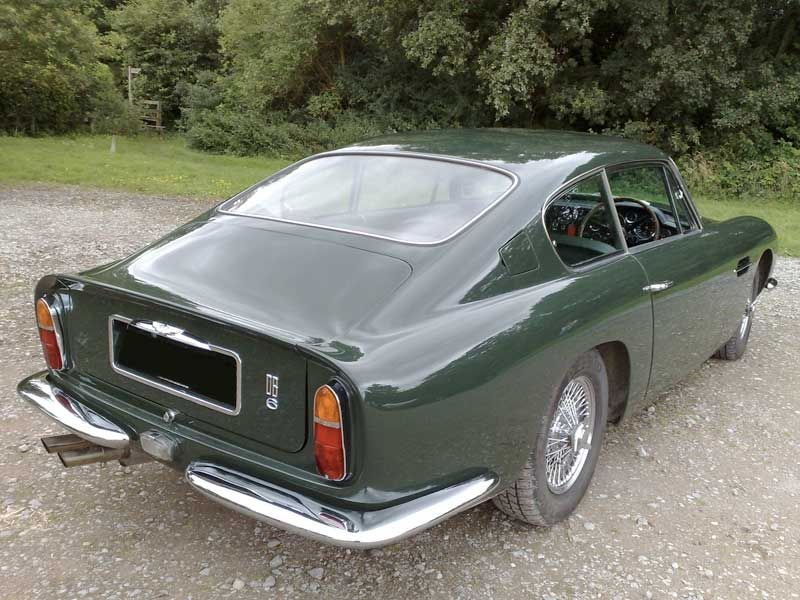 Aston-Martin-Superleggera-13